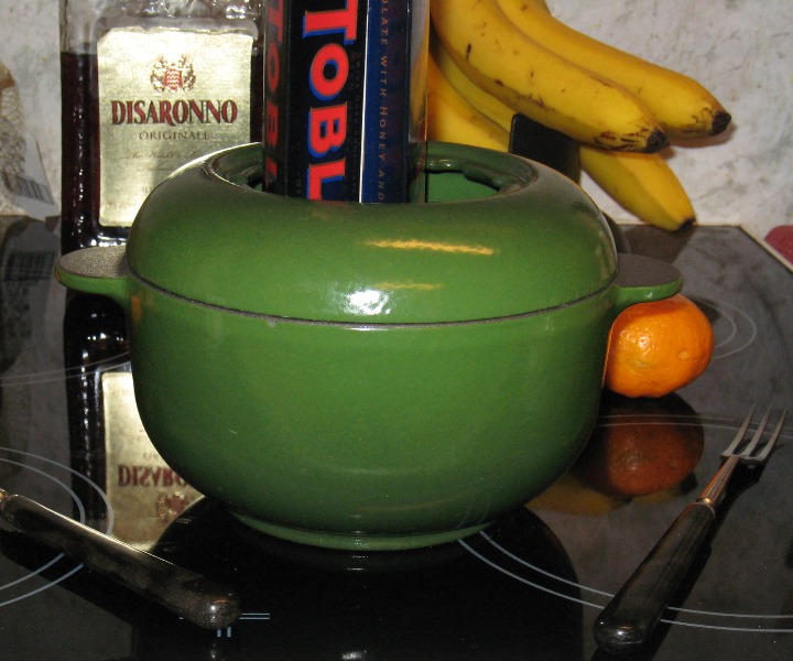 fondue bourguignonne pot used for chocolate fondue